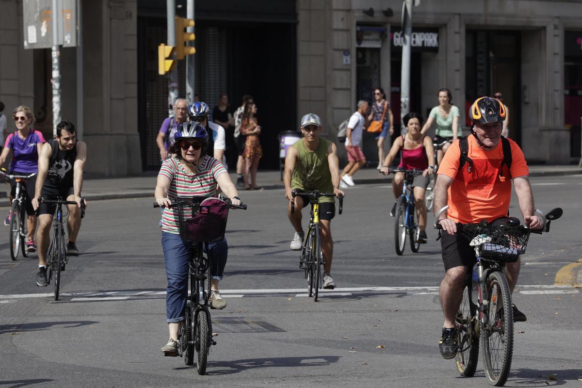 La fiesta de la bicicleta regresa a las calles de Barcelona con la Bicicletada.