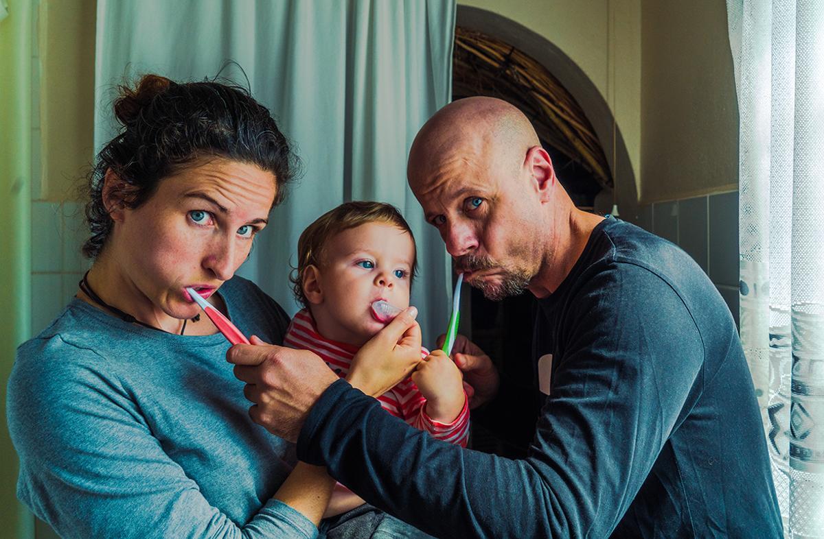 Rubén y Lucía, junto a su hijo Koke, en uno de sus habituales viajes.