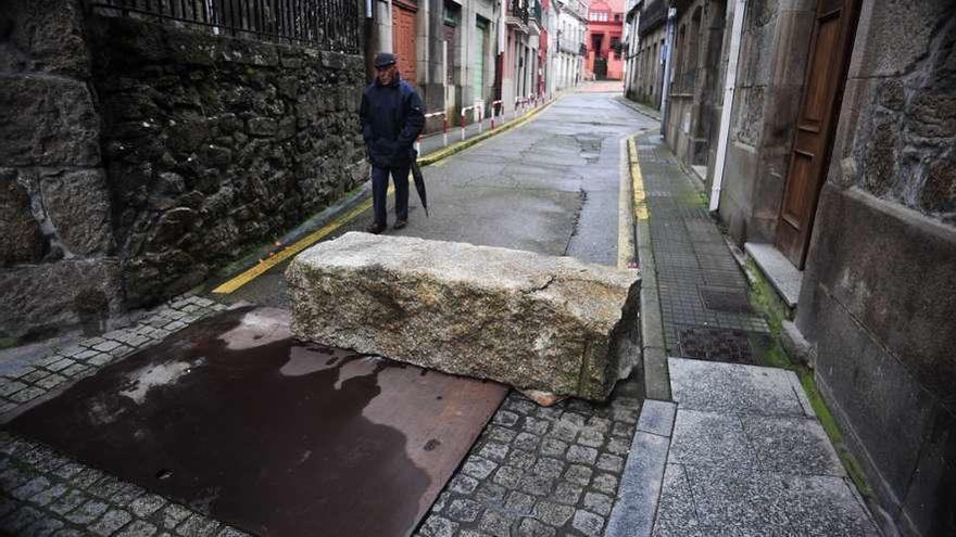 El tramo de la calle Vázquez Leis cortado al tráfico rodado. // Iñaki Abella