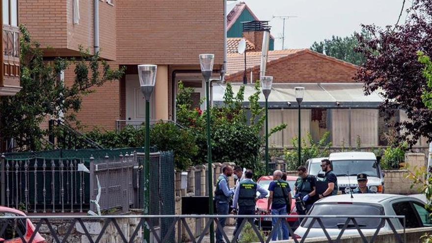 Un hombre mata a tiros a su mujer y hiere de gravedad a su hijo en Burgos