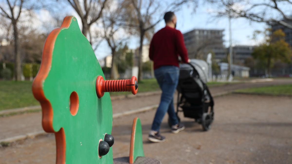 Trabajador despedido por querer cogerse el permiso de paternidad