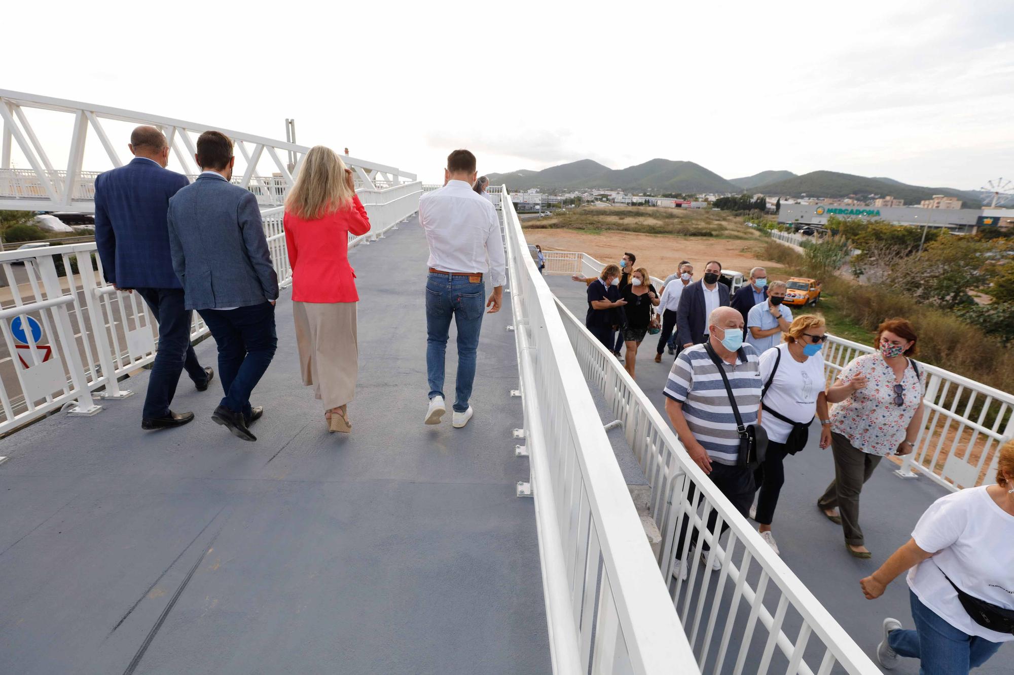 Inauguran la pasarela que une Ibiza con Puig d'en Valls