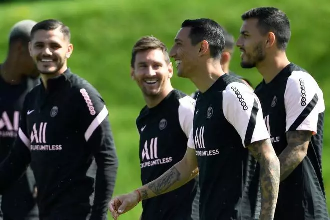 Las imágenes del entrenamiento de hoy de Messi con el PSG