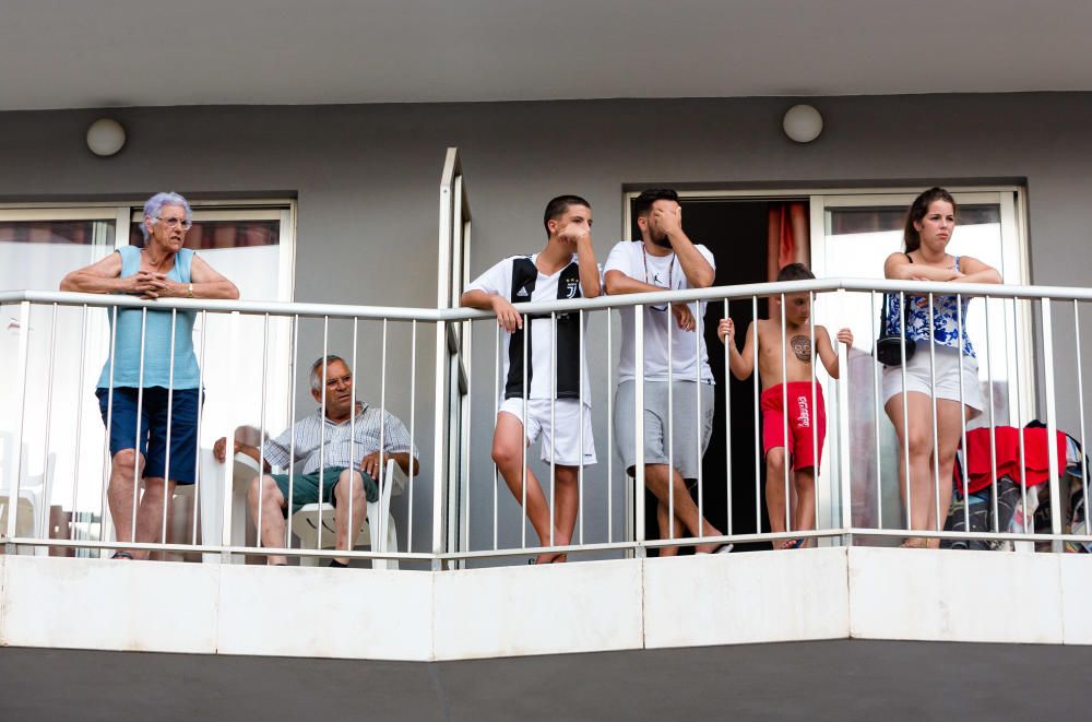 Las Kellys protestan frente al hotel Rambla de Benidorm