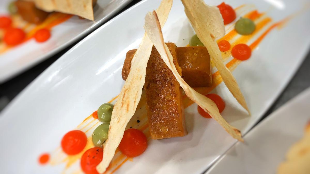 Uno de los platos que se pueden degustar en el Huerto de Carles (1893 Hotel Boutique), en Navajas, uno de los 11 restaurantes que participan en esta edición de las Jornadas Gastronómicas.