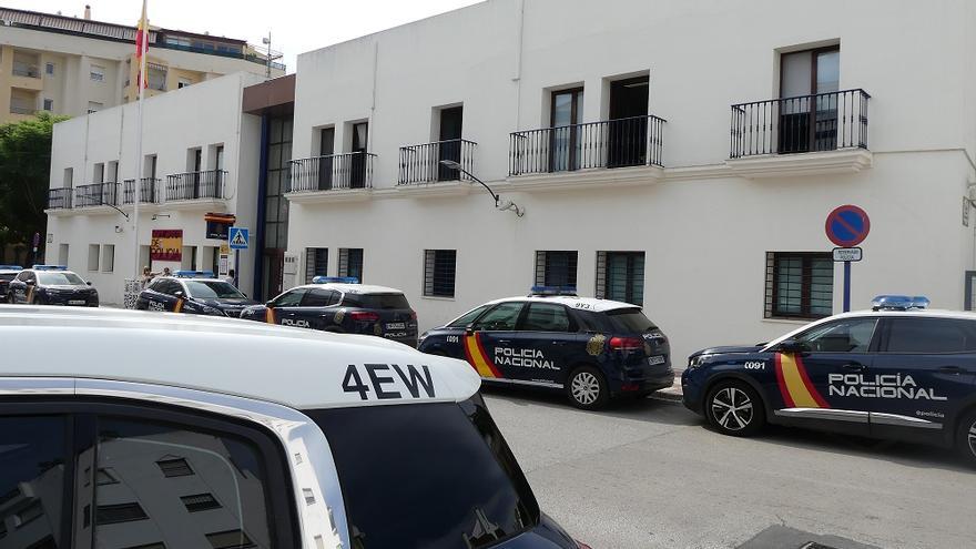 Tres jóvenes dejan inconsciente a otro de una paliza para robarle el móvil en Estepona