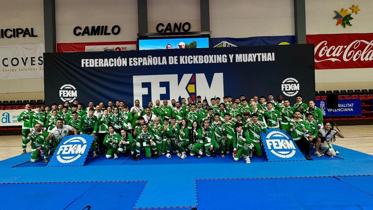 Selección andaluza de kick boxing que compitió hace unos días en el Nacional disputado en La Nucía (Alicante).