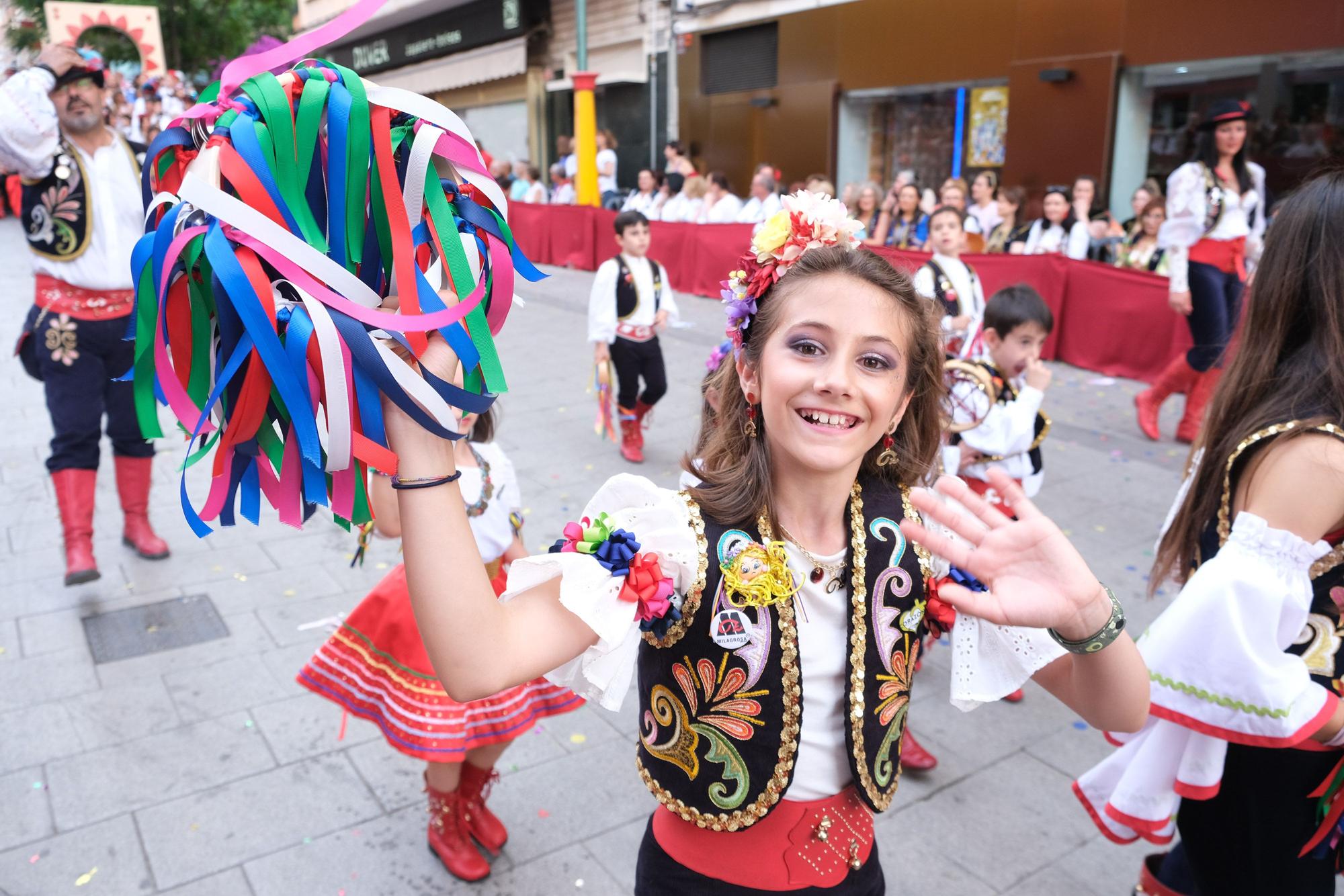 Genios y tesoros en el Desfile Infantil de Elda