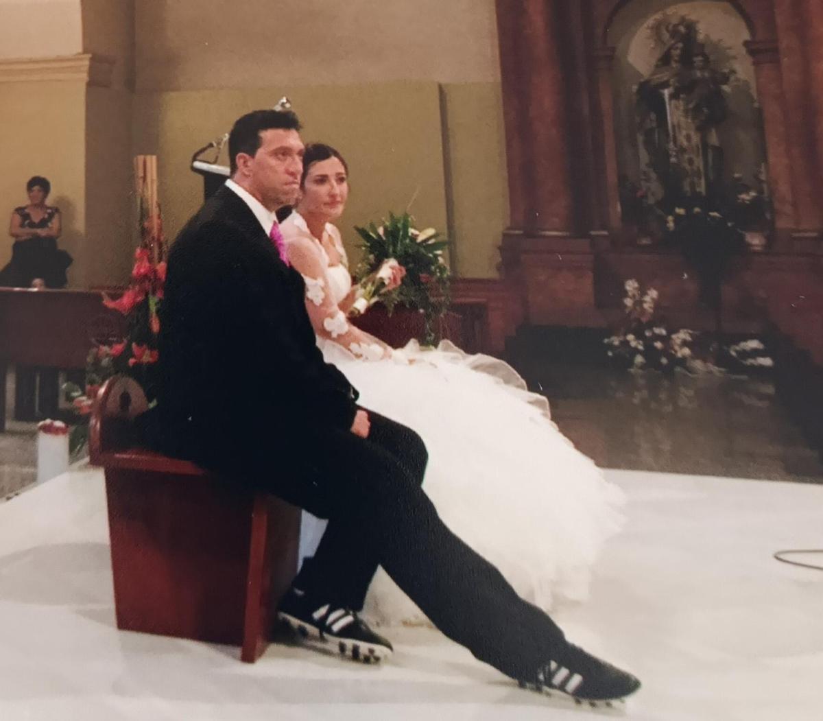 El dia del seu casament amb les botes de futbol