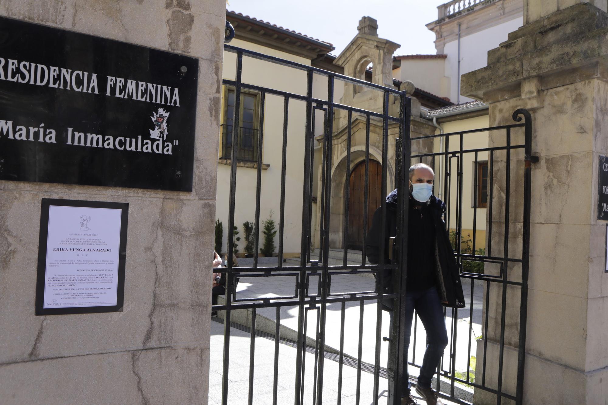 EN IMÁGENES: Capilla ardiente por la adolescente asesinada en Oviedo