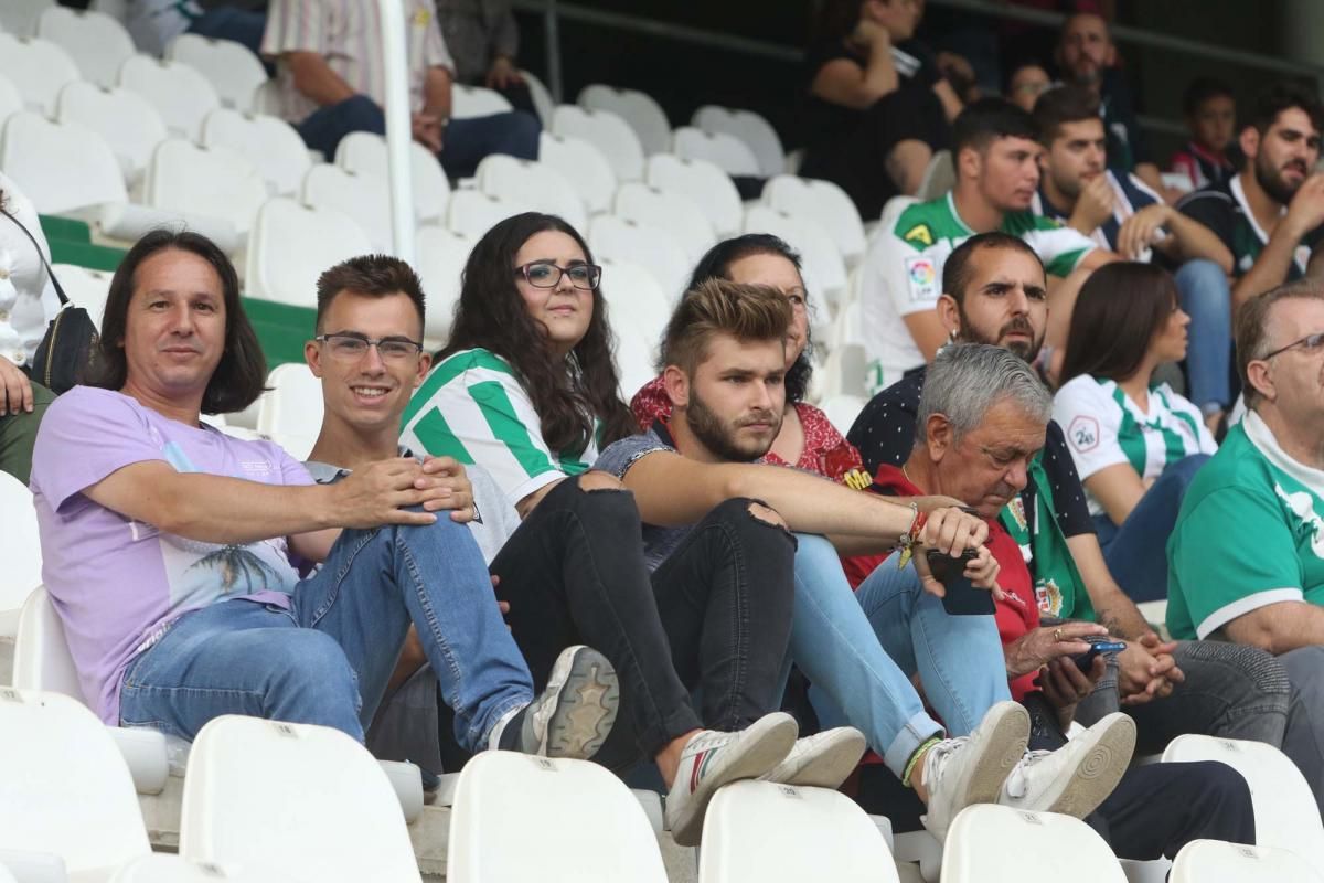 Los aficionados del Córdoba CF en el Arcángel