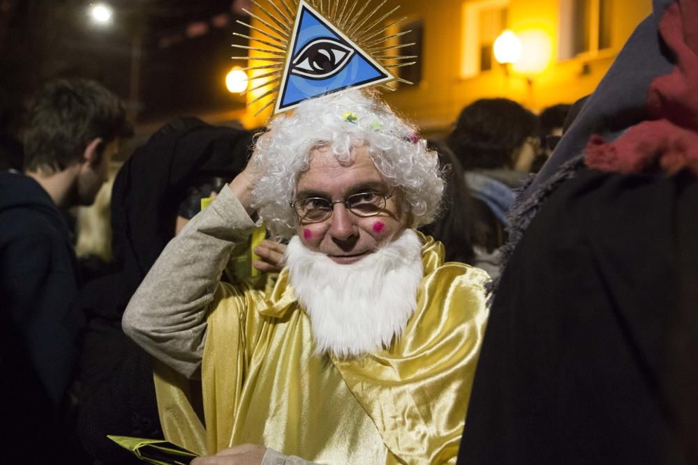 El Carnaval da su coletazo final con el Entierro de la Sardina