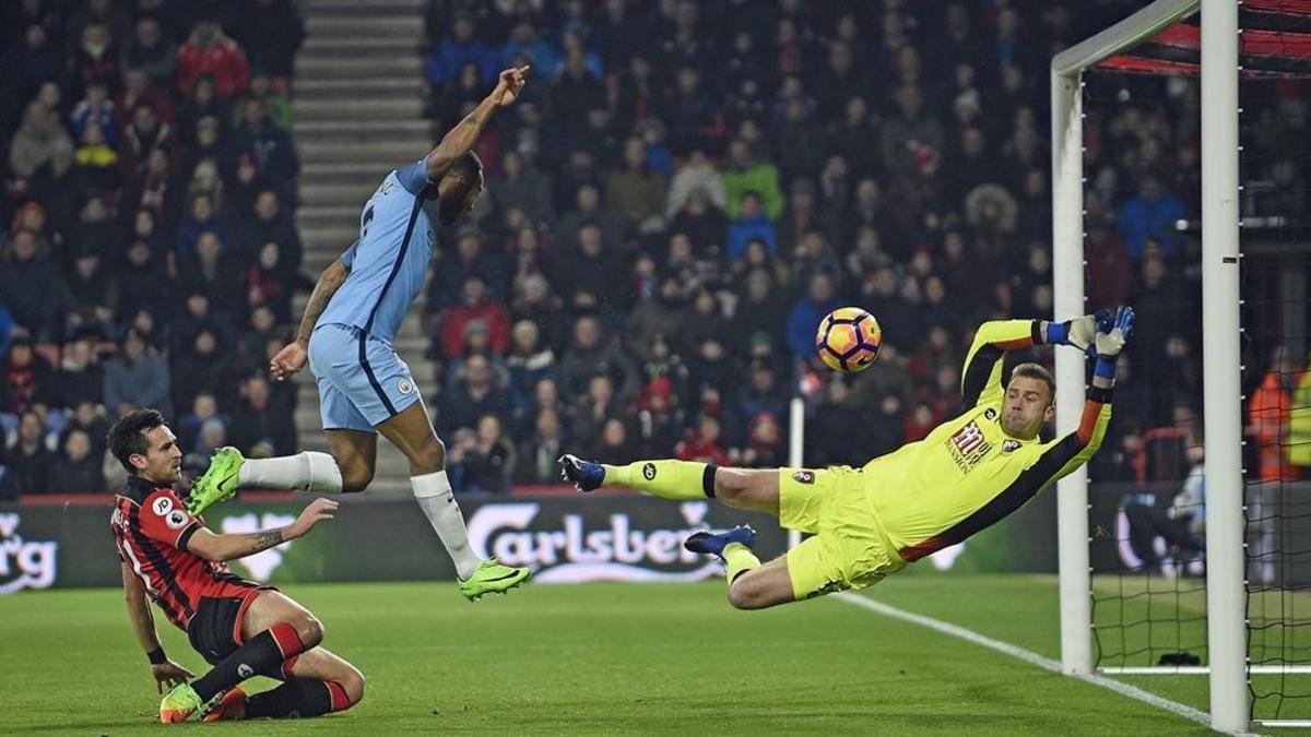 Sterling firma el 0-1 en el campo del Bournemouth.