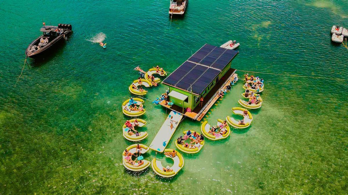 El restaurante más fresco del mundo: flotante y con mesas flotantes