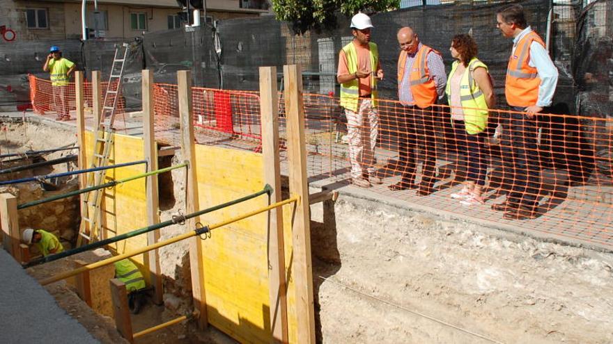 Hallan una vivienda del siglo XVII bajo la plaza de la Generalitat de La Vila