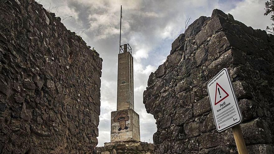 Enderrocaran el «pirulí» de l&#039;interior del castell de Sant Maurici a Caldes