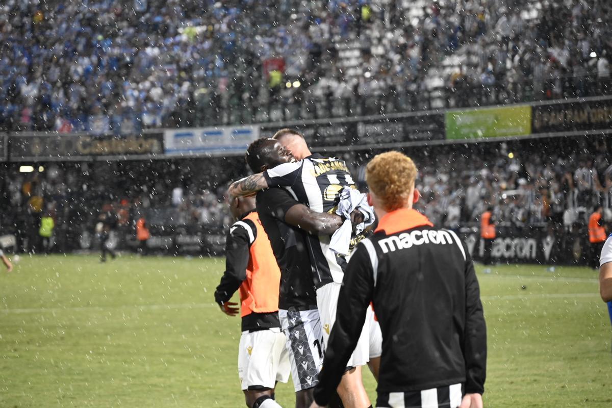 Galería | Castalia celebra el triunfo del Castellón en un partido que siempre será recordado Galería | Castalia celebra el triunfo del Castellón en un partido que siempre será recordado