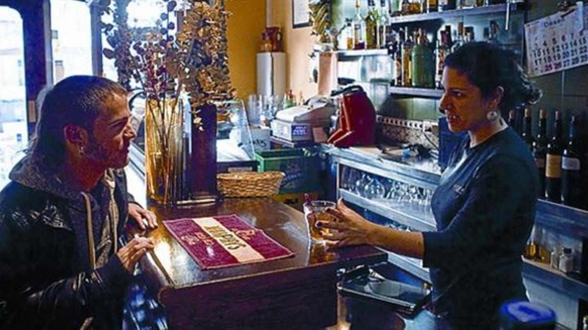 La Bohéme (Blai, 65) Primer café en el Poble Sec«AQUÍ HE ACTUADO VARIAS VECES, SIN AMPLIFICACIÓN», DETALLA FREIXAS, QUE PREPARA EL DISCO DE SUS 10 AÑOS DE MÚSICO, PARA EL PRÓXIMO AÑO.