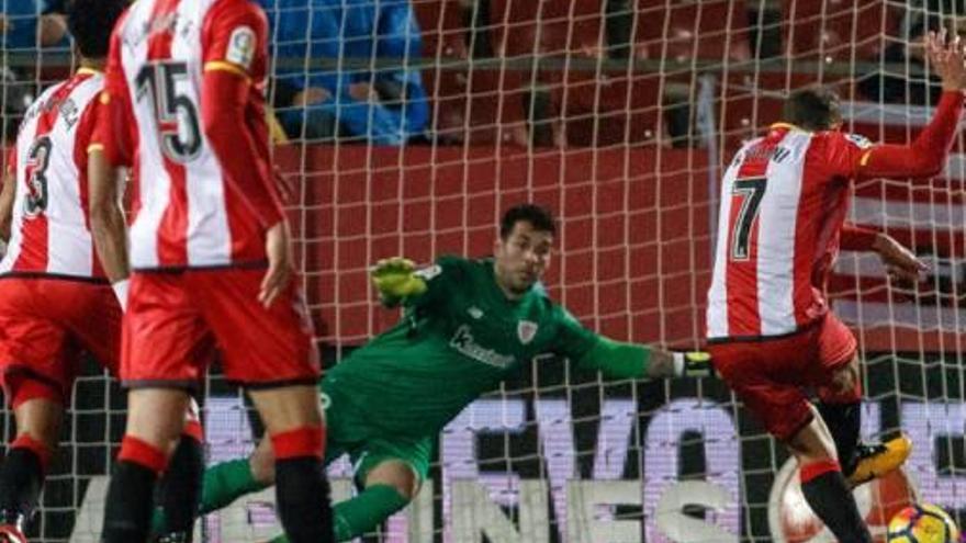 Stuani supera Iago Herrerín en el llançament de penal de l&#039;1-0