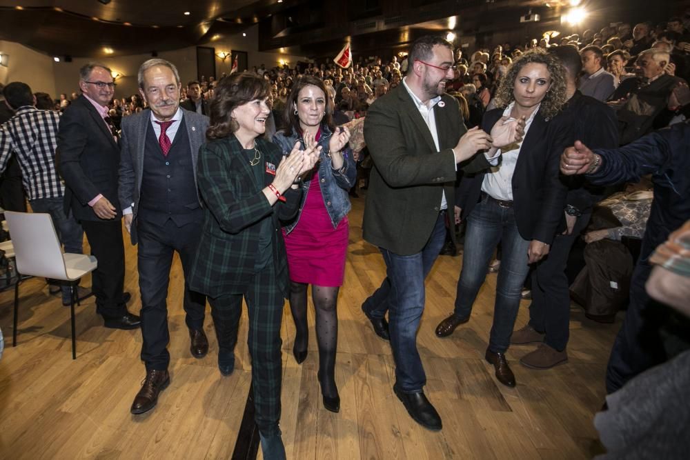 Mitin del PSOE y paseo de Carmen Calvo por Oviedo