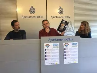 Cuatro citas imprescindibles en Elche para saber qué hacer ante la adicción al móvil de los menores