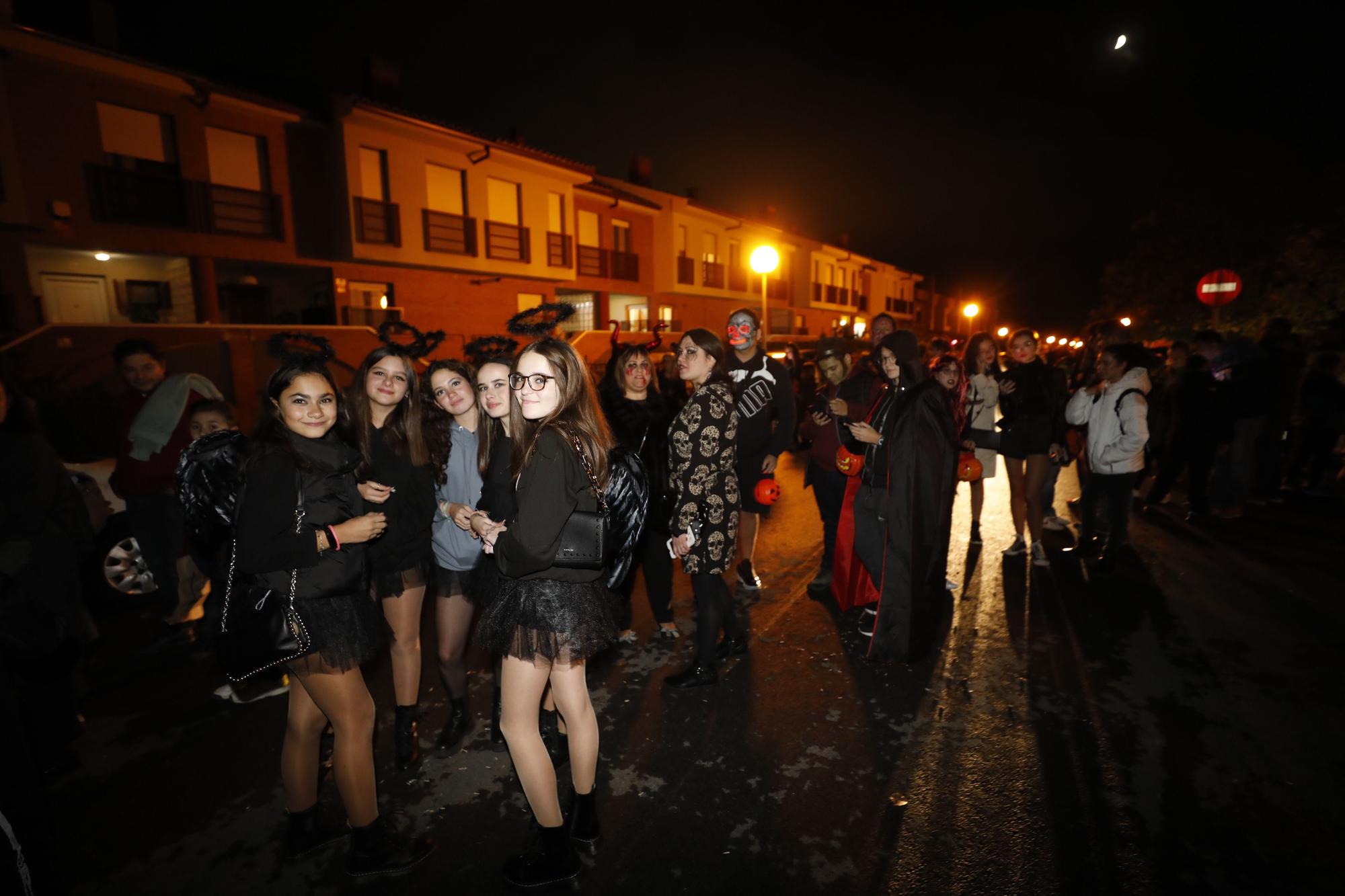 EN IMÁGENES: La Fresneda, a la calle para celebrar Halloween