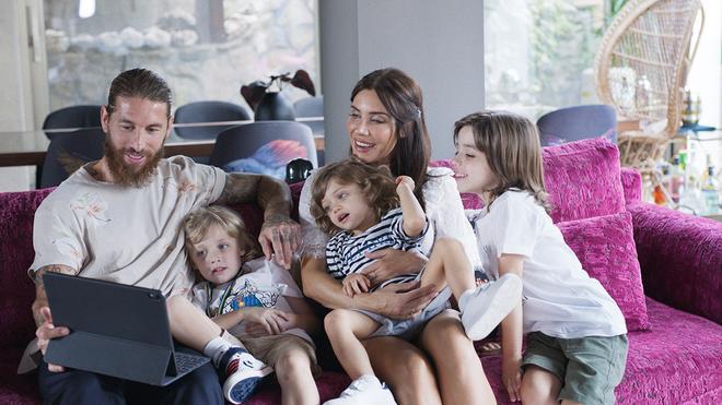 Sergio Ramos, Pilar Rubio y sus hijos en la serie documental 'La leyenda de Sergio Ramos'