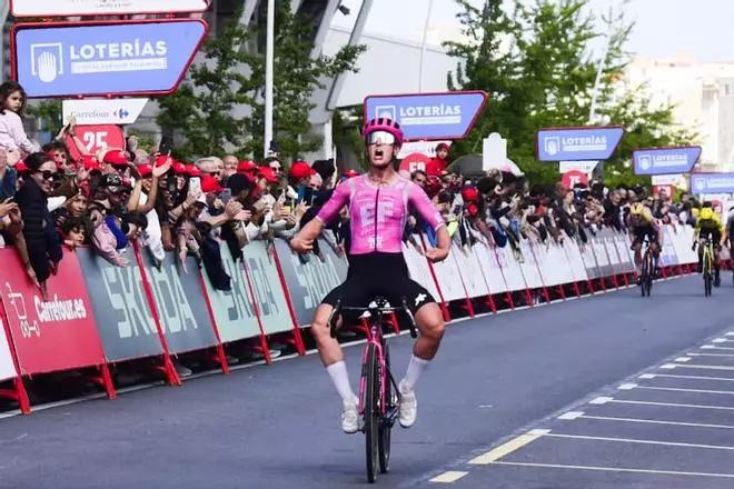 A Coruña recibe la tercera etapa de La Vuelta Femenina