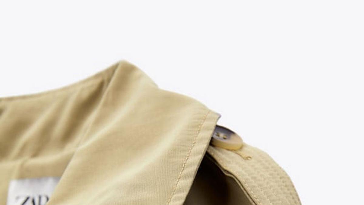 Esta gabardina de Zara es casi 'sold out' por sus bordados