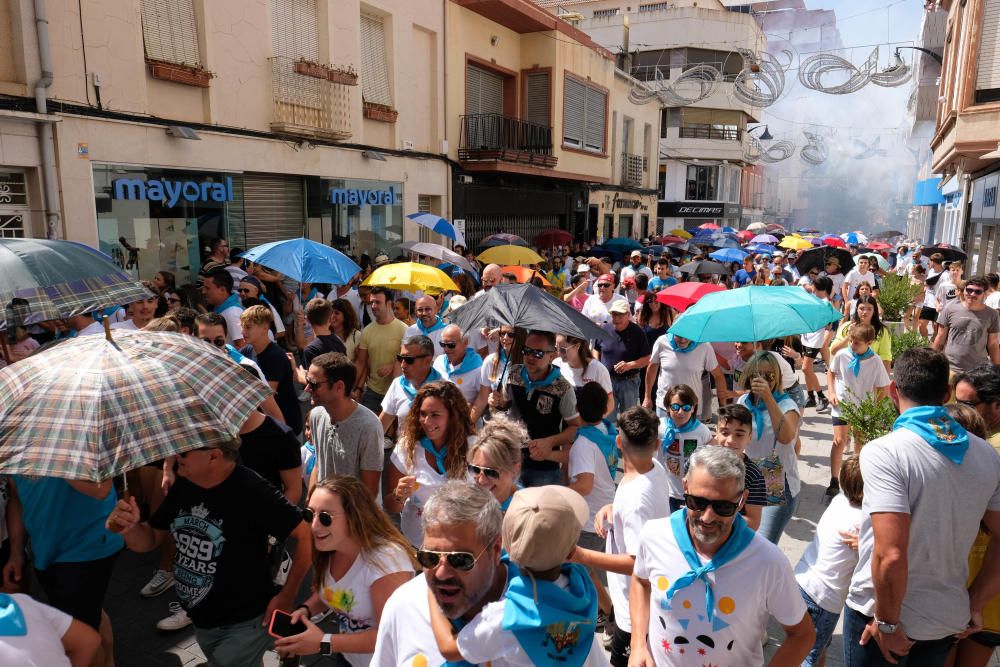 Traca y suelta de globos en las fiestas de Elda