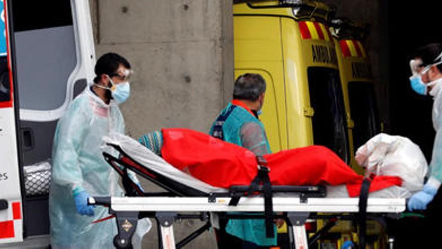 España suma más de 800 muertos y 18.000 afectados en la ascensión al pico de contagio