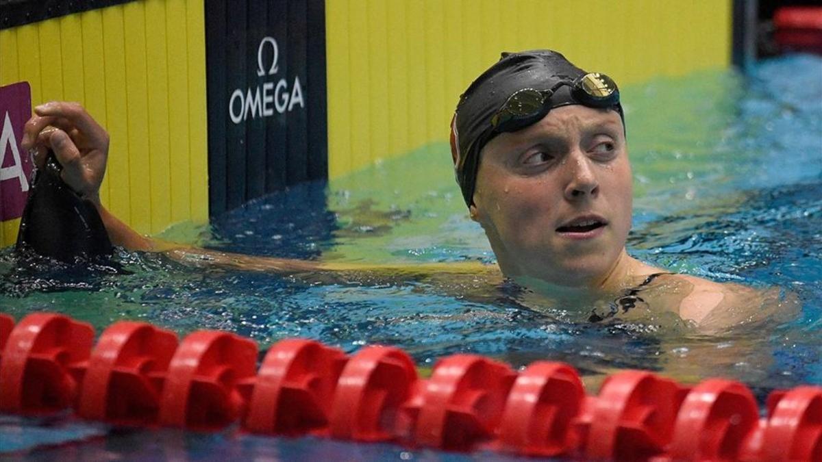 Ledecky se estrena como profesional en Indianápolis, y con record