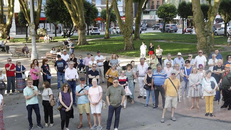 Concentración por los malos olores en La Felguera