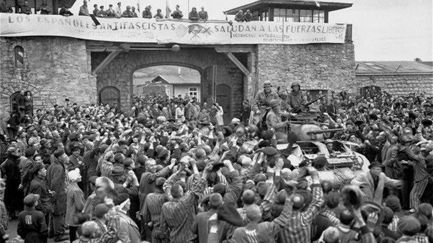 Imaxe da liberación do campo de exterminio de Mauthausen en 1945.