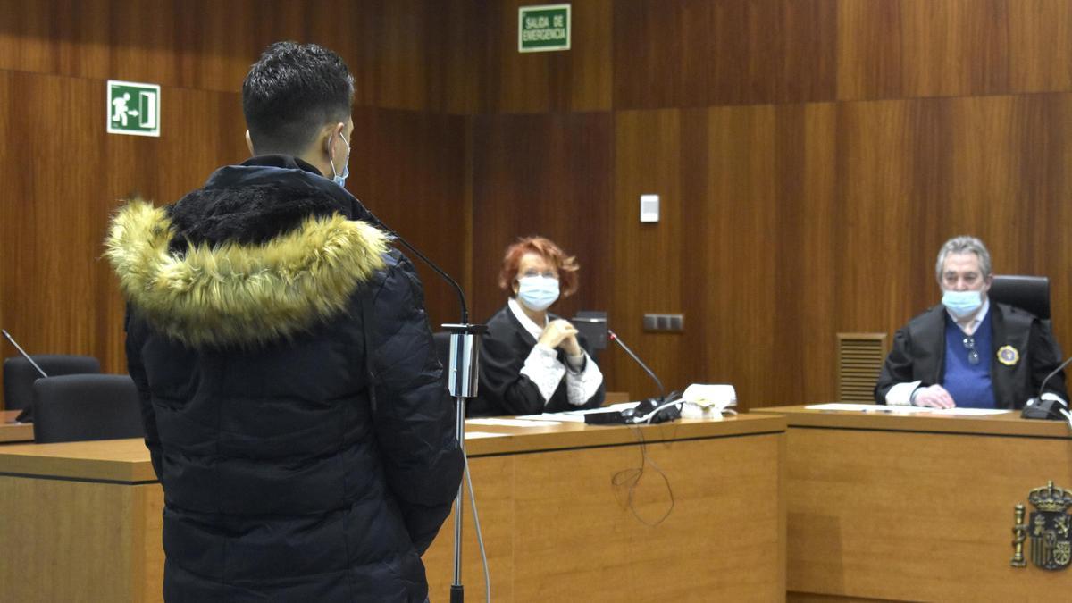 El  acusado, este lunes en la Audiencia de Zaragoza, durante el juicio.