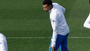 Mbappé es cansa dels metges del Reial Madrid