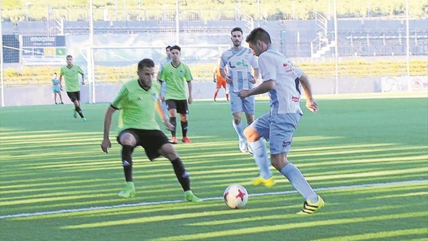 El Ciudad de Lucena se sitúa en la zona media tras empatar ante el Sevilla C