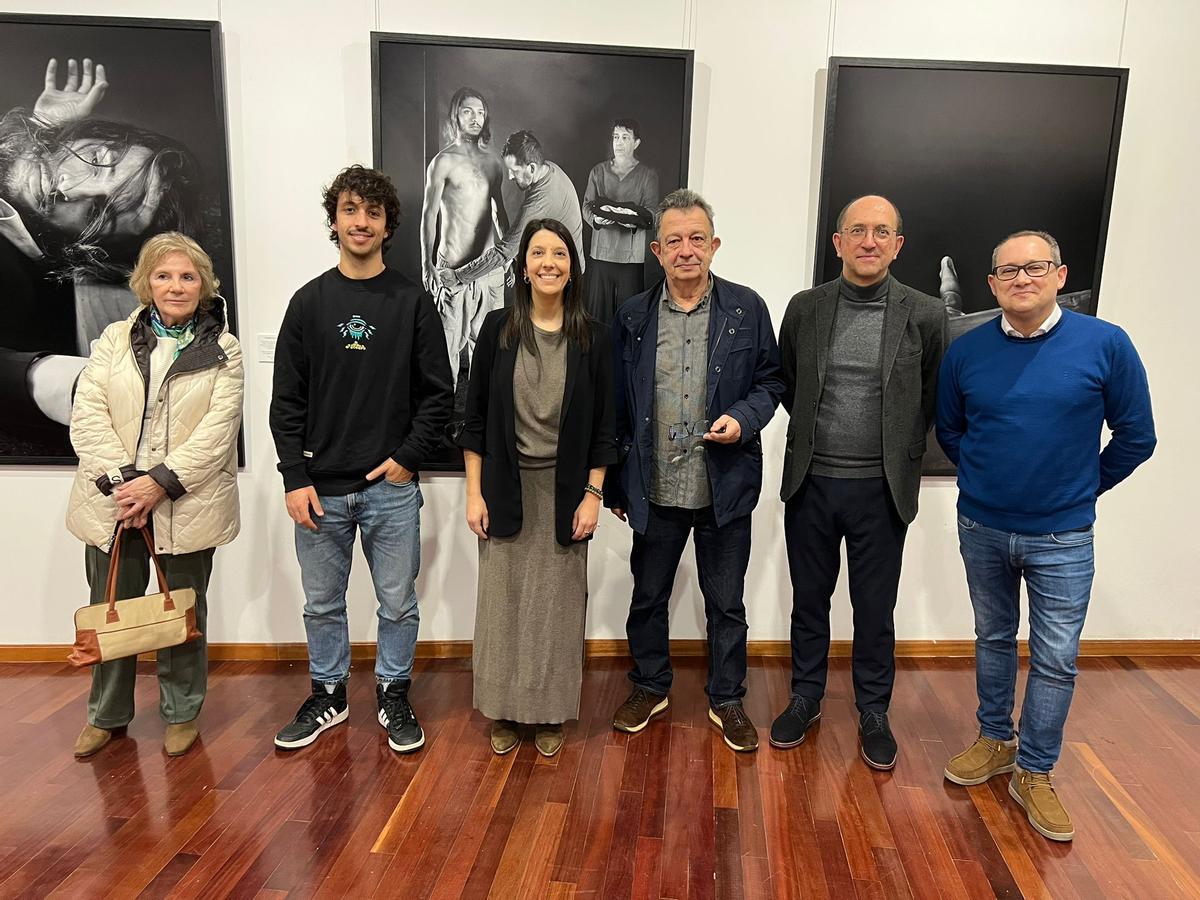 Pola esquerda, Antonia Tato, Darío Gil, María Sampedro, Xulio Gil, Anxo M. Lorenzo e Pastor Rodríguez.