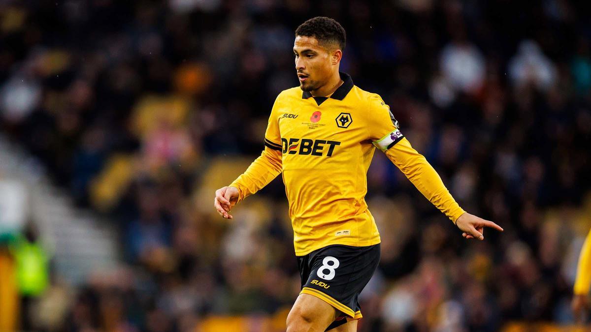 Joao Gomes, en un partido con el Wolves