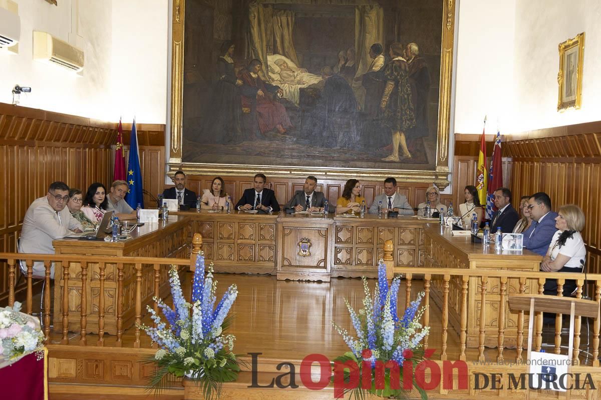 Así se ha vivido el emocionante acto del nombramiento de 'Hijo Predilecto' de Caravaca al doctor Juan Manuel Laborda
