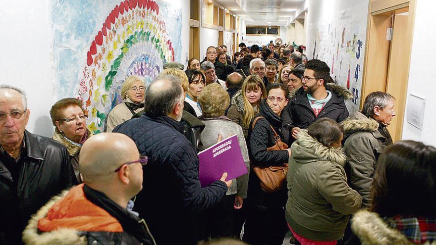 Votantes en el colegio Juan XXIII.