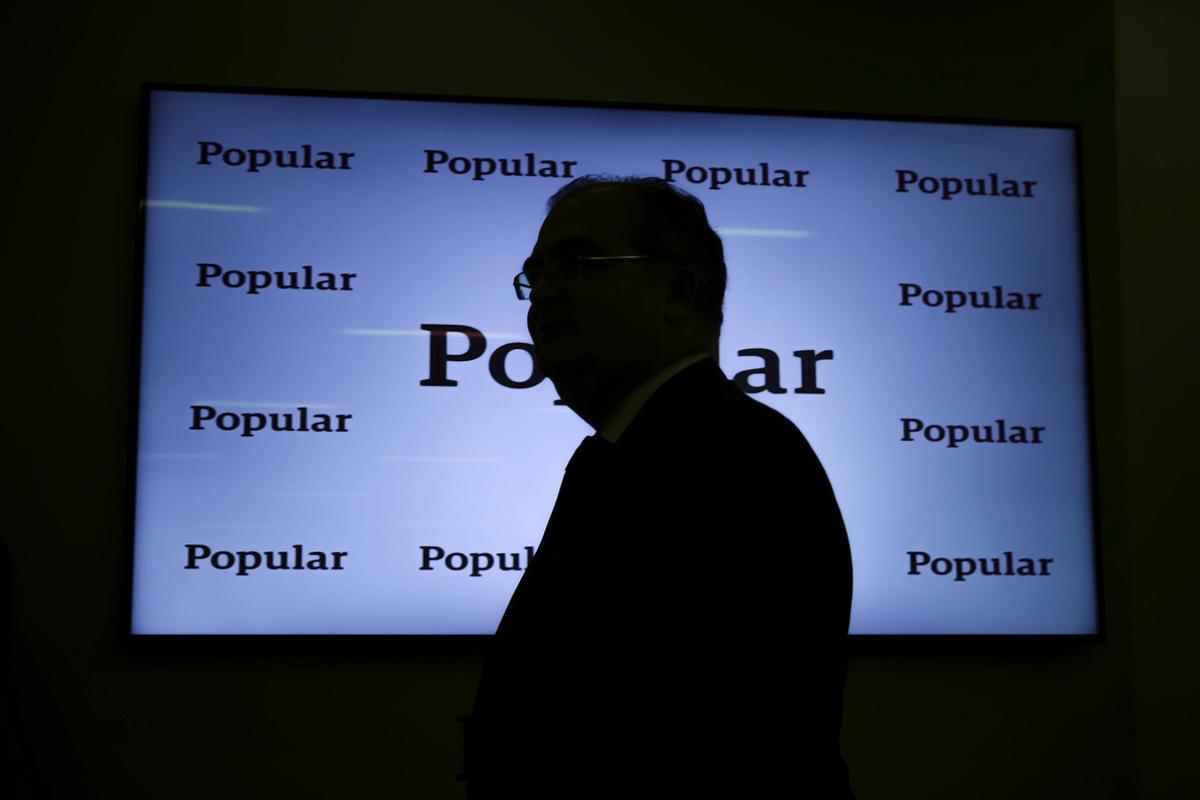 GRA126. MADRID, 03/02/2017.- El presidente del Banco Popular, Ángel Ron, durante la presentación de los resultados de 2016, un ejercicio que cerrará con pérdidas previsiblemente superiores a los 2.500 millones de euros debido a la obligación de devolver a sus clientes lo cobrado de más por las cláusulas suelo. Ángel Ron, ha dicho hoy en la que previsiblemente ha sido su última comparecencia antes de ser sustituido por Emilio Saracho, que deja la entidad financiera con la tranquilidad del deber cumplido. EFE/Emilio Naranjo