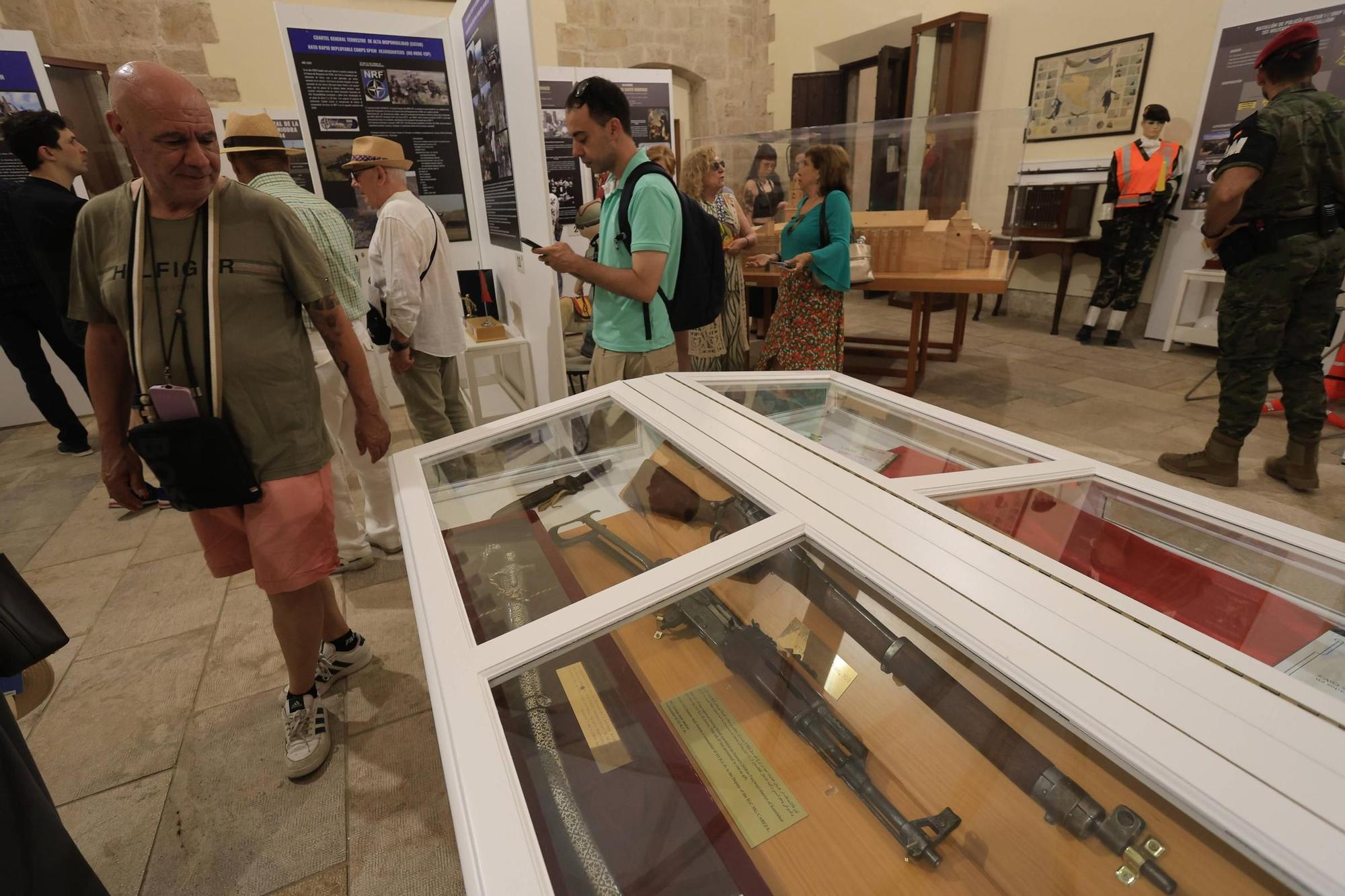 Jornada de puertas abiertas en el cuartel de Santo Domingo de València