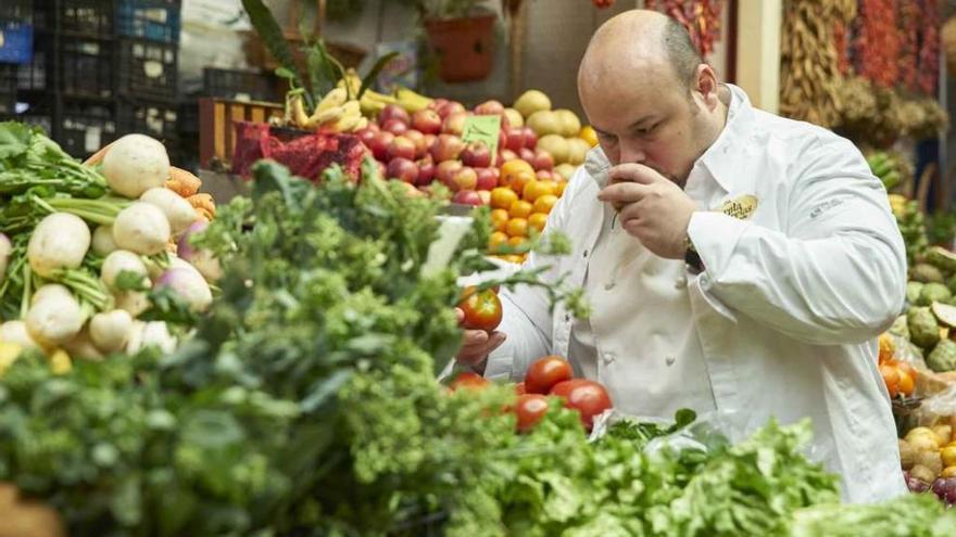 Jordi Esteve, en el Mercado de Los Labradores de Funchal. Foto