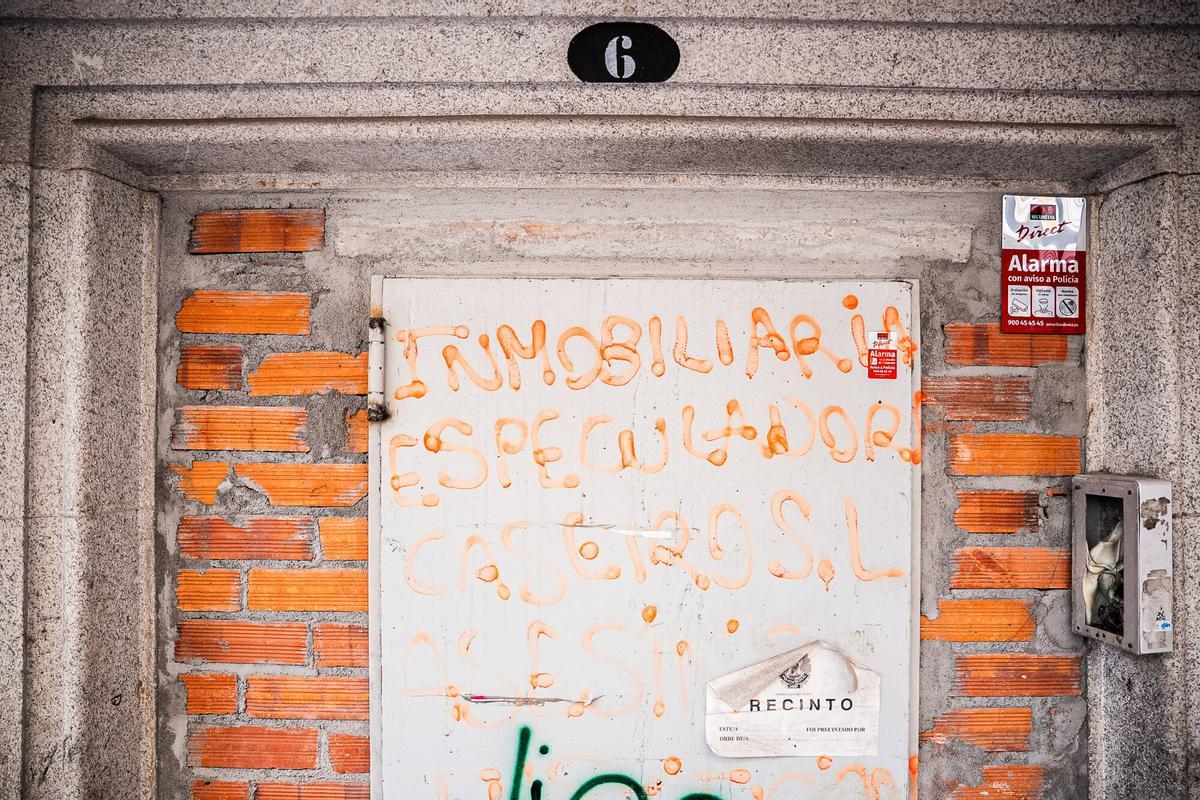 Foto del edificio situado en la rúa Alfonso X el Sabio 6