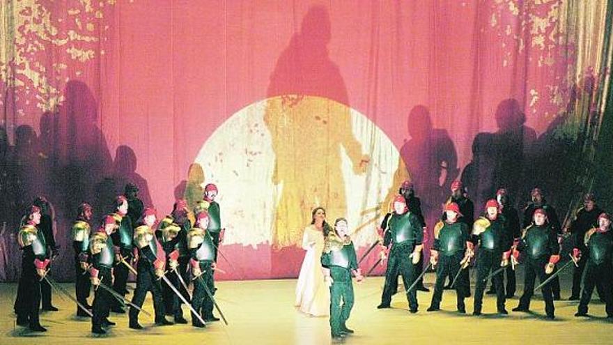 Una escena de «El Trovador», segundo título de la Ópera de Oviedo para la próxima temporada lírica del Campoamor.
