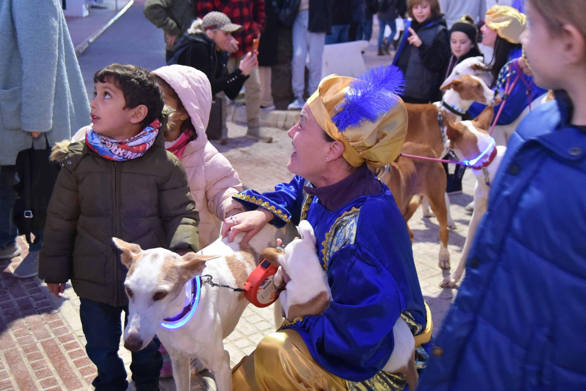 Mira aquí la galería de fotos completa de los Reyes Magos en Santa Eulària