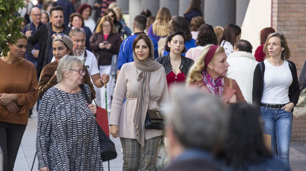 El Black Friday colapsa el centro de Alicante