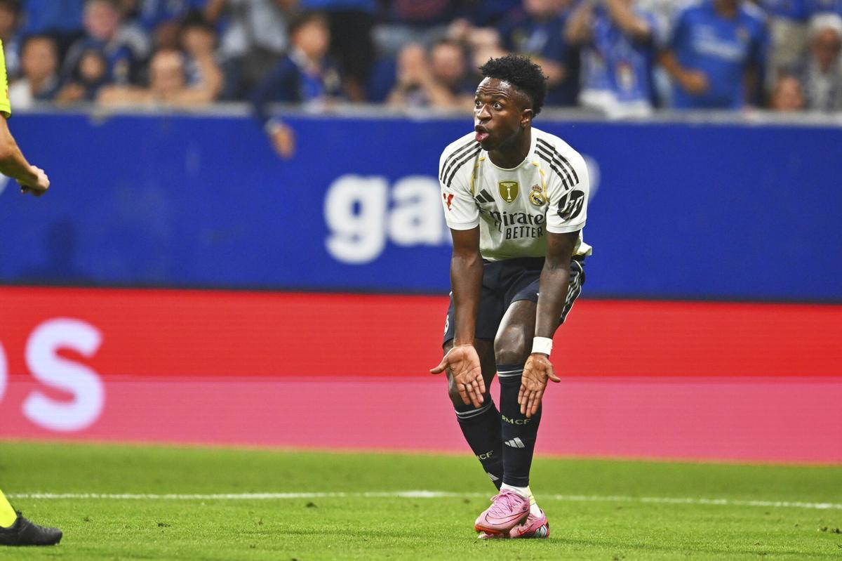 Vinicius contra el Oviedo