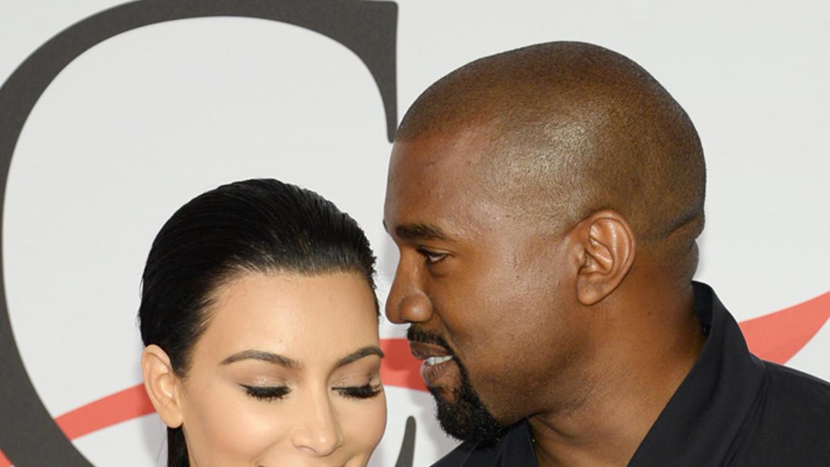 Kim Kardashian y Kanye West en los premios CFDA 2015